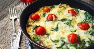 Omelete de Espinafre com Tomate: uma refeição leve, nutritiva e deliciosa