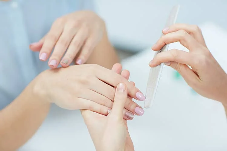 Unhas Impecáveis por Mais Tempo: 10 Dicas Essenciais para Cuidados e Esmalte Duradouro